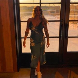 Princess Polly floral midi dress! Perfect for a wedding! Worn once. Size medium